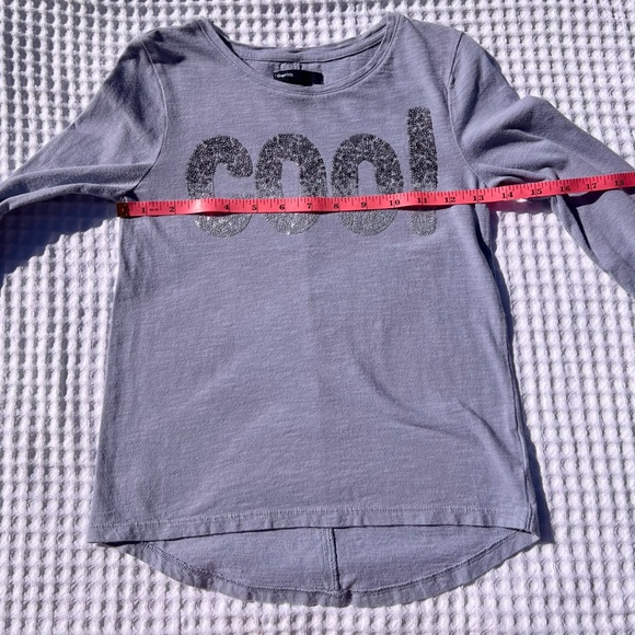 GapKids Gray Long-Sleeve, High-Low, A-Line T-Shirt with Sparkly Sequin "Cool" - Picture 12 of 15
